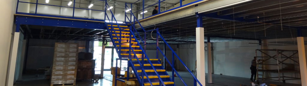 scale metalliche per soppalchi industriali